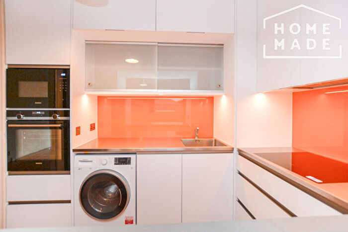 2 Bedroom Flat To Rent In Willoughby House, EC2Y