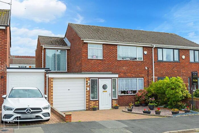 4 Bedroom Semi-Detached House For Sale In Chanters Avenue, Atherton, M46