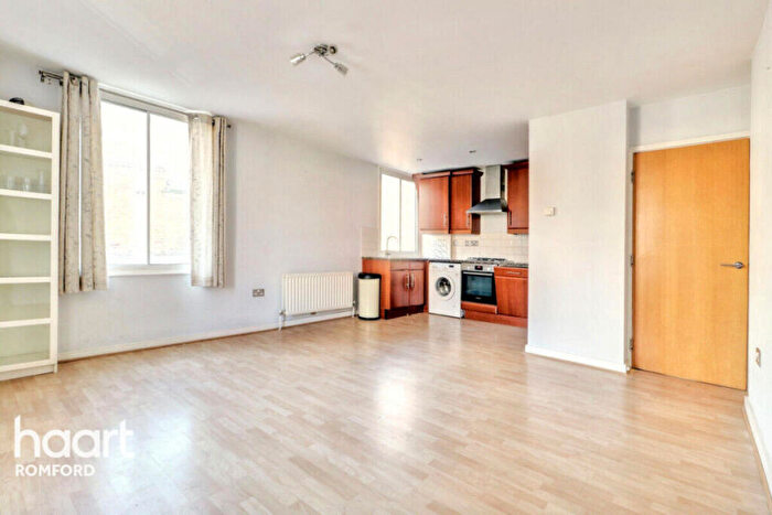 2 Bedroom Apartment To Rent In High Street, Romford, RM1