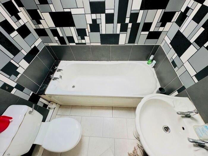 3 Bedroom End Of Terrace House To Rent In St. Pauls Crescent, West Bromwich, West Midlands, B70