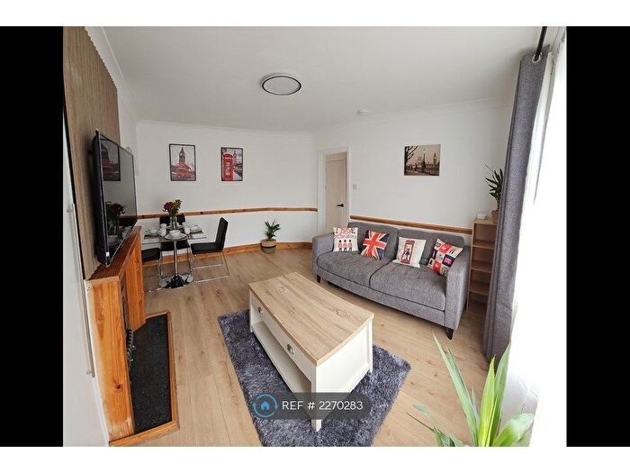 4 Bedroom End Of Terrace House To Rent In Powell Gardens, Dagenham, RM10