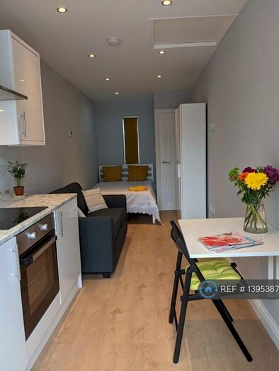 Studio To Rent In Elm Tree Avenue, Coventry, CV4