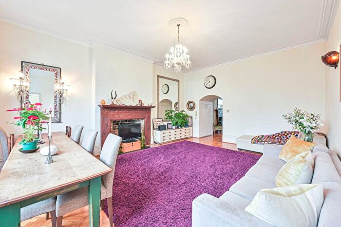 2 Bedroom Flat To Rent In Belsize Park, Belsize Park, London, NW3