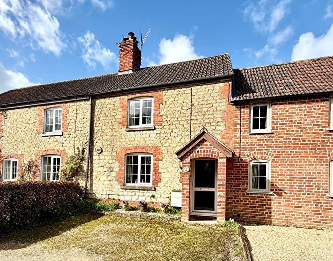 2 Bedroom Cottage For Sale In Old Road, Studley, SN11