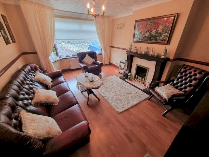 3 Bedroom Semi-Detached House For Sale In Mosslands Close, Great Sutton, Ellesmere Port, Cheshire, CH66