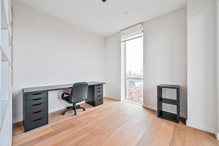 2 Bedroom Flat To Rent In Avantgarde Tower, Avantgarde Place, Shoreditch, London, E1
