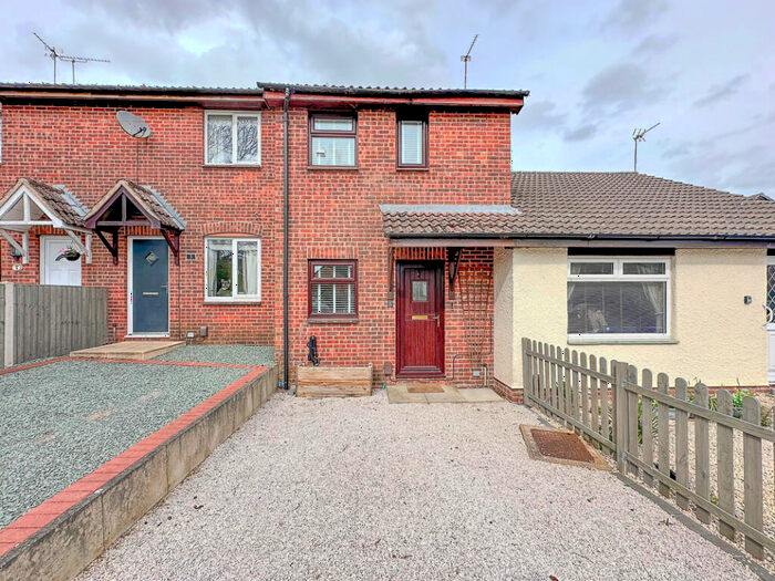 2 Bedroom Terraced House For Sale In Swinderby Drive, Oakwood, DE21