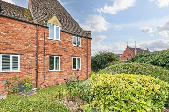 2 Bedroom Apartment For Sale In Riverside Maltings, Oundle, PE8