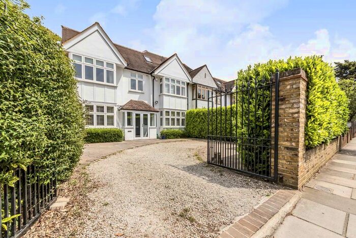 5 Bedroom Semi-Detached House To Rent In Fairfax Road, Teddington, TW11