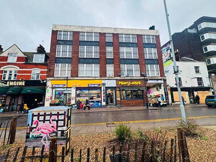 2 Bedroom Flat To Rent In Bute Street, Luton, Bedfordshire, LU1