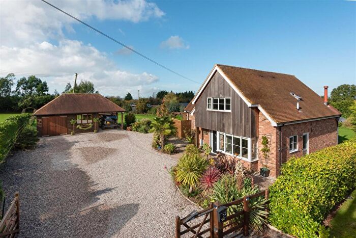 4 Bedroom Detached House For Sale In Dargate Road, Yorkletts, Whitstable, CT5