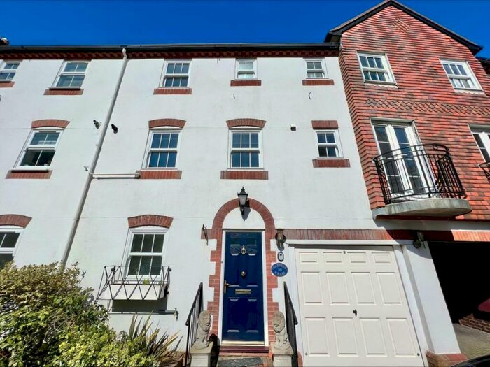 4 Bedroom House To Rent In Barbers Wharf, , Poole, BH15