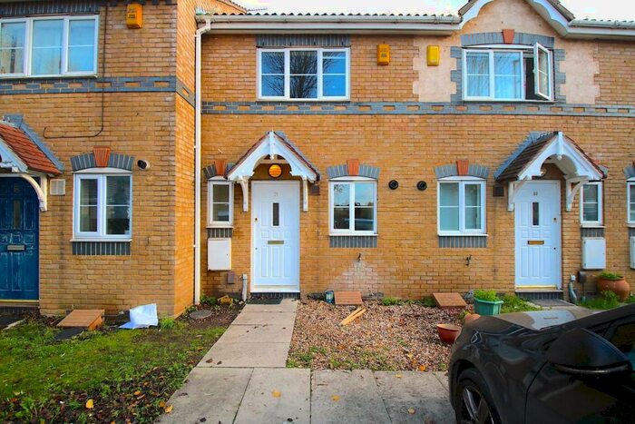 2 Bedroom House To Rent In Keel Close, Barking, IG11