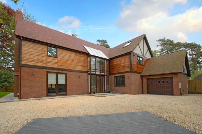 6 Bedroom Detached House To Rent In Gillotts Lane, Henley-On-Thames, RG9