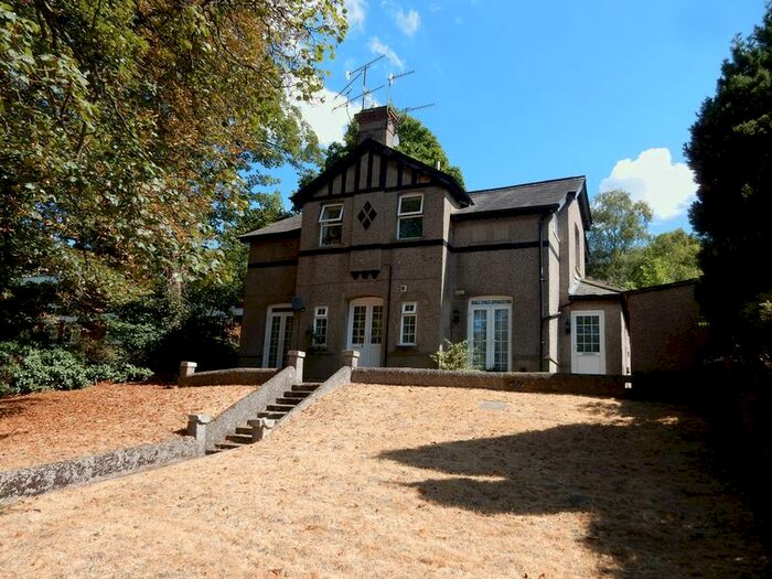 Studio To Rent In Godstone Road, Kenley CR8