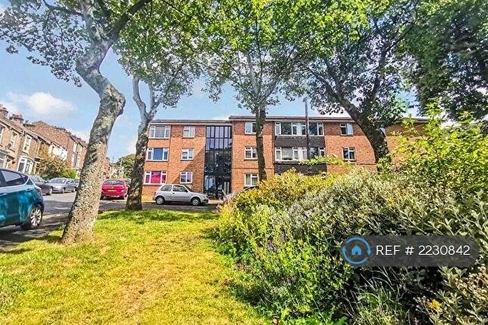 2 Bedroom Flat To Rent In Park Square, Lancaster, LA1