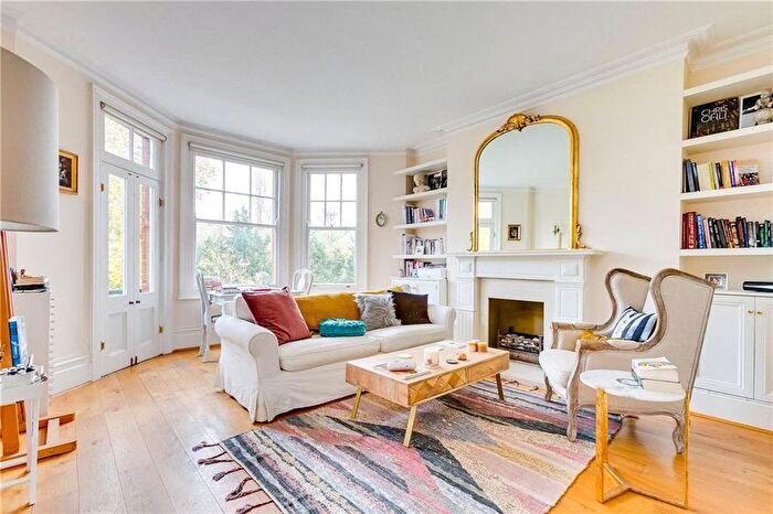 2 Bedroom Flat To Rent In Albany Mansions, London, SW11