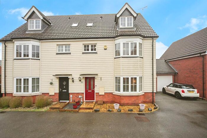 4 Bedroom Town House For Sale In Eagle Close, Stowmarket, IP14