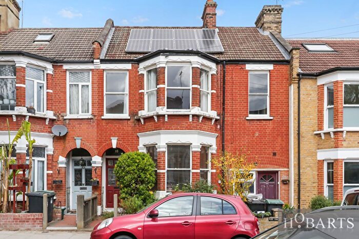 2 Bedroom Maisonette For Sale In Victoria Road, Alexandra Park, N22