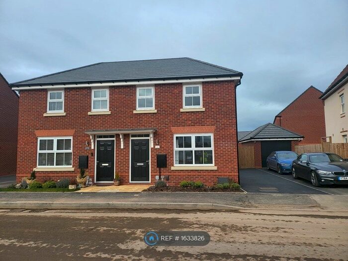 3 Bedroom Semi-Detached House To Rent In Worthing Grove, Tamworth, B78