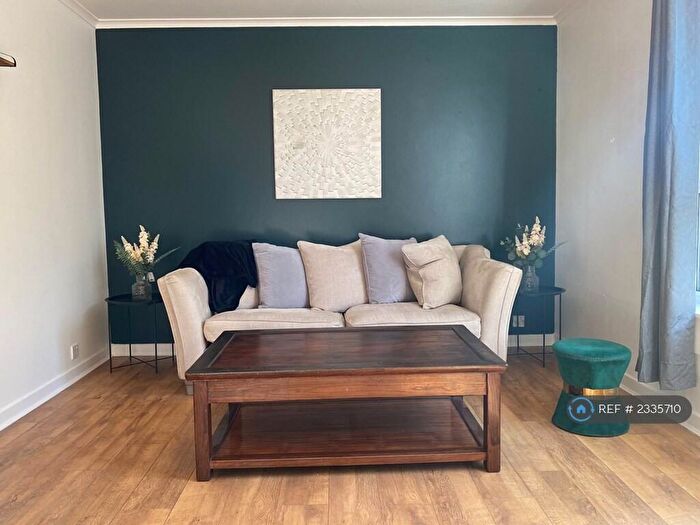 2 Bedroom Flat To Rent In Salisbury Court, Aberdeen, AB10