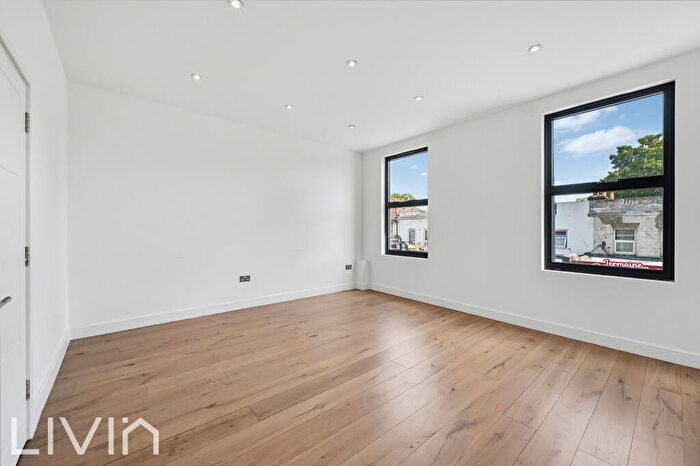 Studio To Rent In Portland Road, South Norwood, London, SE25