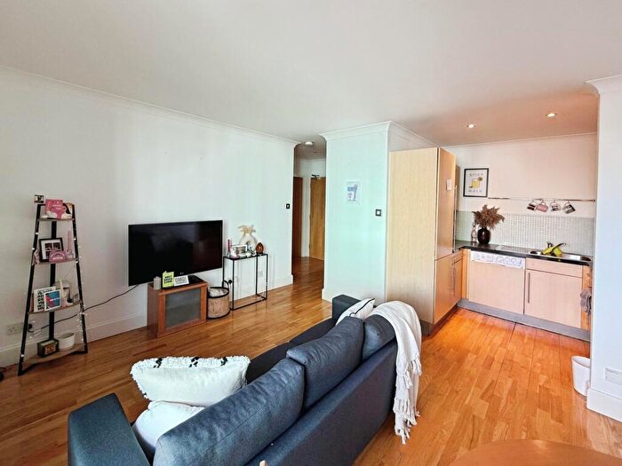 1 Bedroom Flat To Rent In Merchants Quay, East Street, Leeds, West Yorkshire, LS9