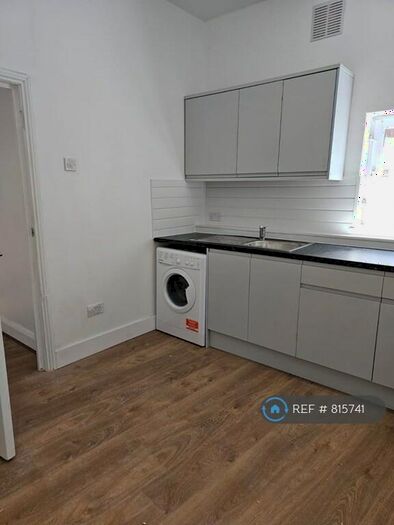 1 Bedroom Flat To Rent In Whymark House, London, N22