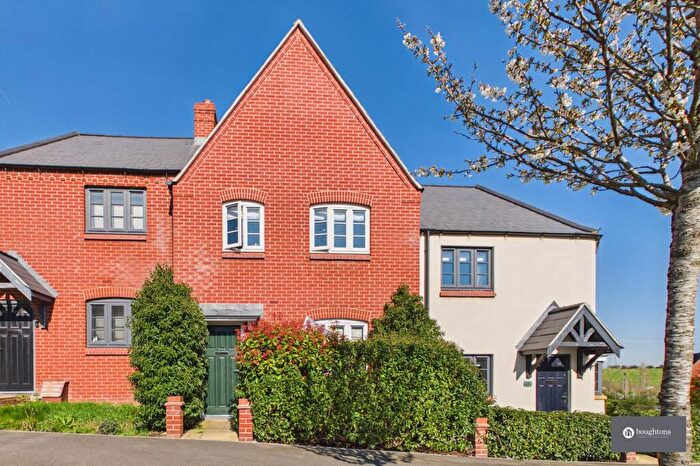 3 Bedroom Terraced House For Sale In Foxhills Way, Brackley, NN13