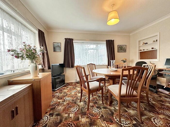 5 Bedroom Detached House For Sale In Chapel Lane, Langley, SO45