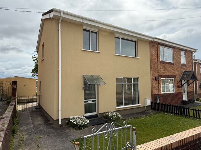 3 Bedroom House To Rent In Tirgof, Llangennech, Llanelli, Carmarthenshire, SA14