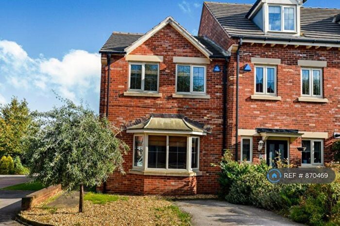 3 Bedroom Semi-Detached House To Rent In Padstow Close, Mansfield, NG18