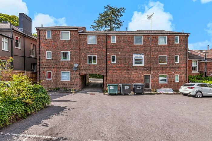 1 Bedroom Flat To Rent In Romsey Road, Winchester, SO22