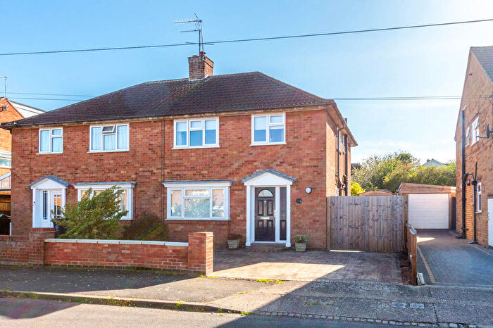 3 Bedroom Semi-Detached House For Sale In Hillary Road, Rushden, NN10