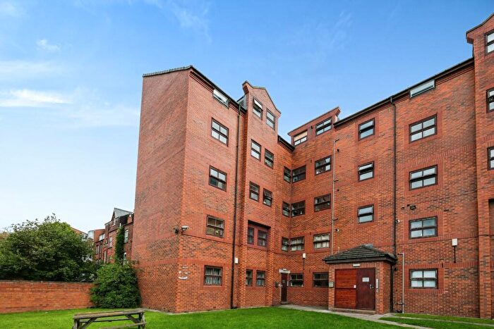 2 Bedroom Apartment To Rent In Belle Vue Road, Leeds, LS3