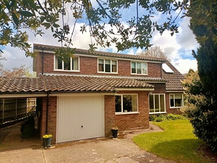 4 Bedroom Detached House For Sale In Beechwood Avenue, Aylmerton, Norwich, NR11