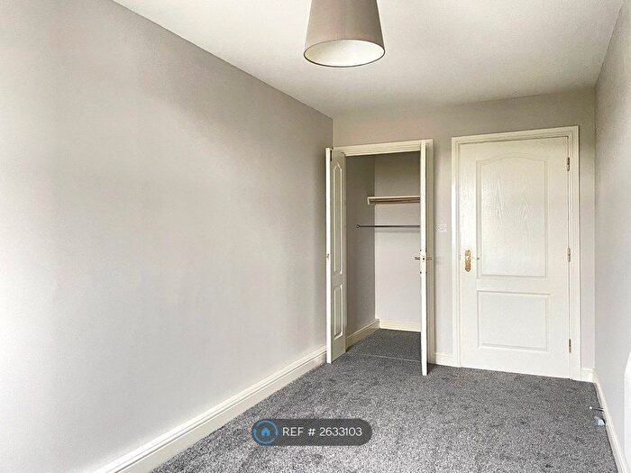2 Bedroom Flat To Rent In Adlington Place, Poynton, Stockport, SK12