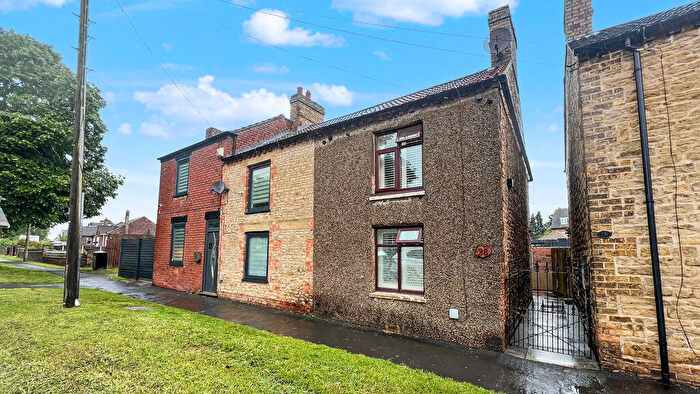 3 Bedroom Semi-Detached House For Sale In Earlsgate, Winterton, DN15