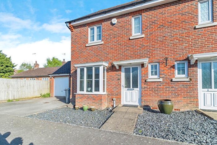 3 Bedroom Semi-Detached House For Sale In Manor Avenue, Hockliffe, Leighton Buzzard, LU7