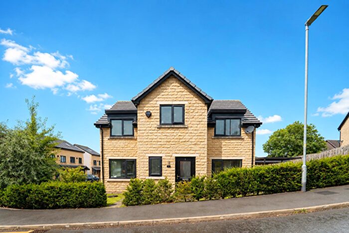 4 Bedroom Detached House For Sale In Buttermere Avenue, Bacup, OL13