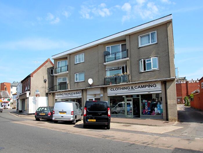 2 Bedroom Flat To Rent In Pier Road, Littlehampton, BN17