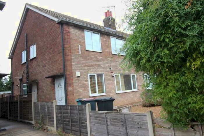 2 Bedroom Flat To Rent In Tudor Road, Camp Hill, CV10