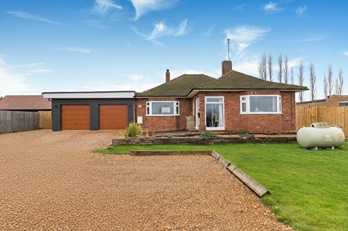 4 Bedroom Detached Bungalow For Sale In Witcham Road, Mepal, CB6