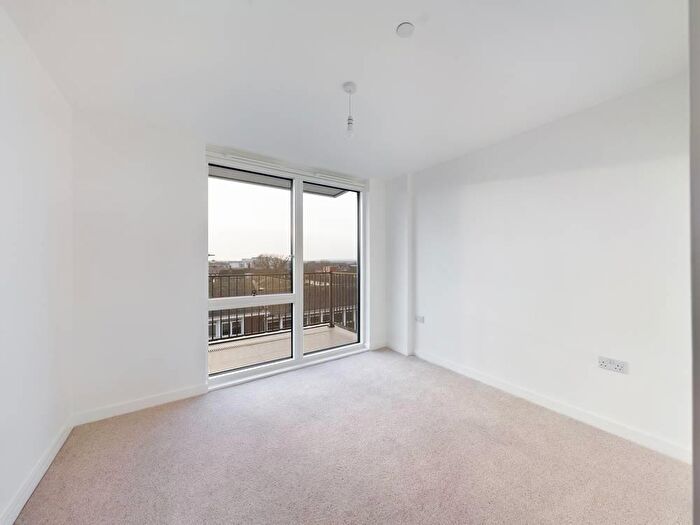 2 Bedroom Apartment To Rent In The Broadway, Town Centre, RH10