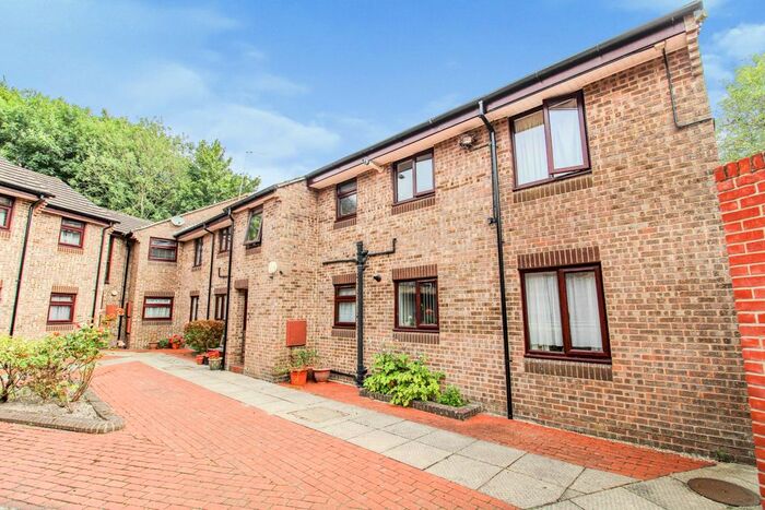 2 Bedroom Flat To Rent In Bridge Court, High East Street, Dorchester, Dorset, DT1