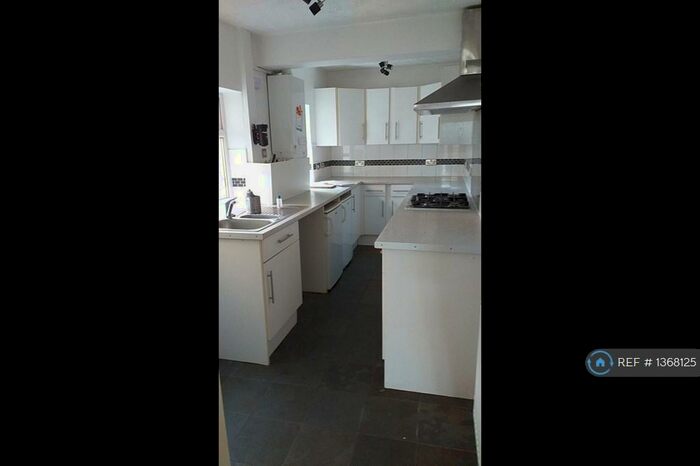 3 Bedroom End Of Terrace House To Rent In Bowbridge Road, Newark, NG24