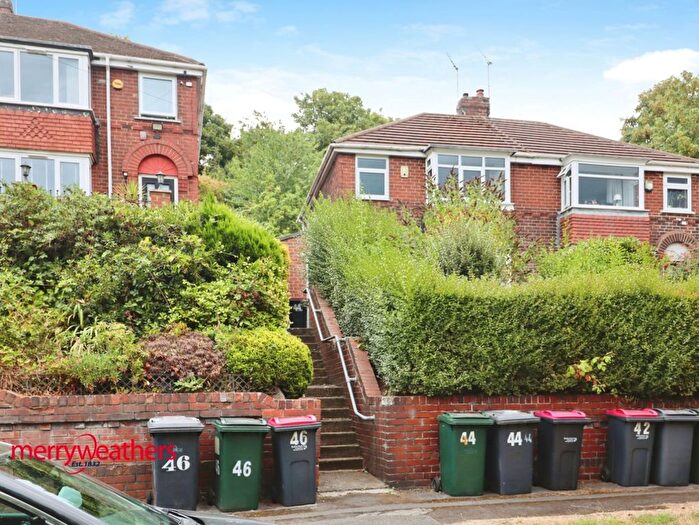 3 Bedroom Semi-Detached House For Sale In Droppingwell Road, Kimberworth, Rotherham., S61