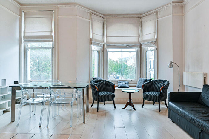 1 Bedroom Flat For Sale In Finborough Road, Chelsea, London, SW10