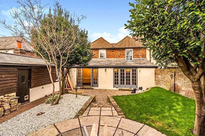 5 Bedroom Semi-Detached House To Rent In High Street, Newington, Sittingbourne, Kent, ME9