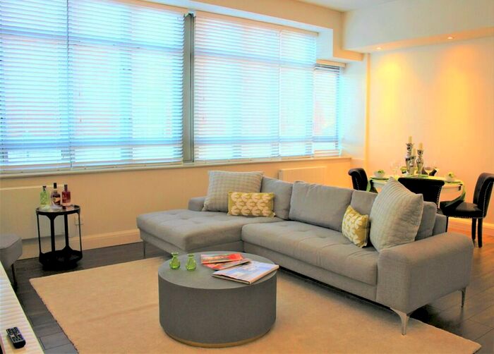 1 Bedroom Apartment To Rent In City Road, Clerkenwell, London, EC1V